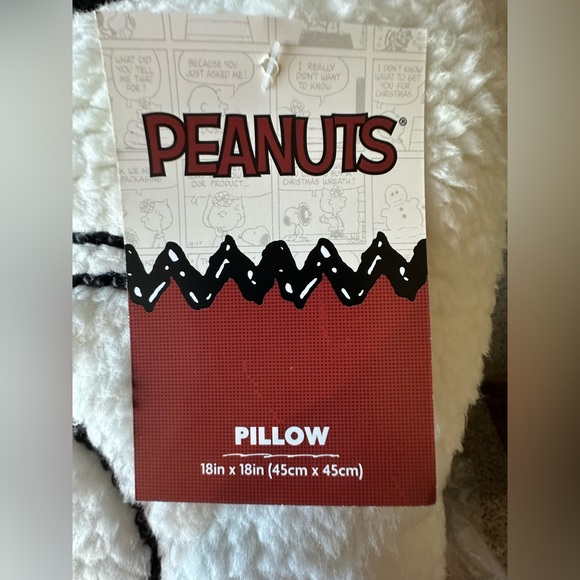 🎩 Snoopy Trapper Hat Pillow, NWT - Picture 4 of 6